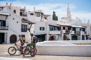 Binibeca, un antiguo pueblo de pescadores  perteneciente al municipio de San Luis no-movil