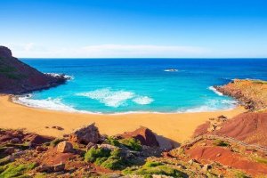 La playa de Cala Pilar antes de bajar a la arena no-movil