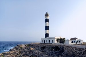 Faro de Cap d'Artrutx desde detras no-movil