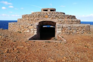 Búnker cercano al recinto de Faro de Punta Nati  no-movil