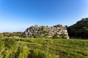 Navetes funeràries de Rafal Rubí a Menorca no-movil