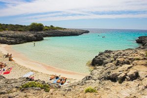 Un lugar increíble para pasar el dia en una cala virgen. no-movil