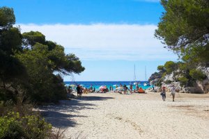 Cala en Turqueta està envoltada d'un meravellós paisatge Menorquí no-movil