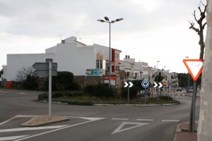 Rotonda principal del pueblo no-movil
