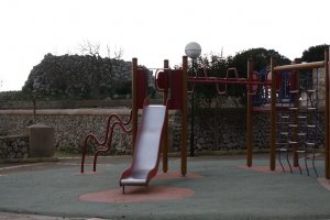 Parque infantil de Es Migjorn Gran no-movil