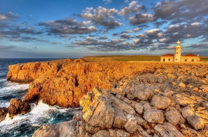 Faro de Punta Nati