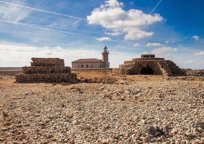 Faro de Punta Nati