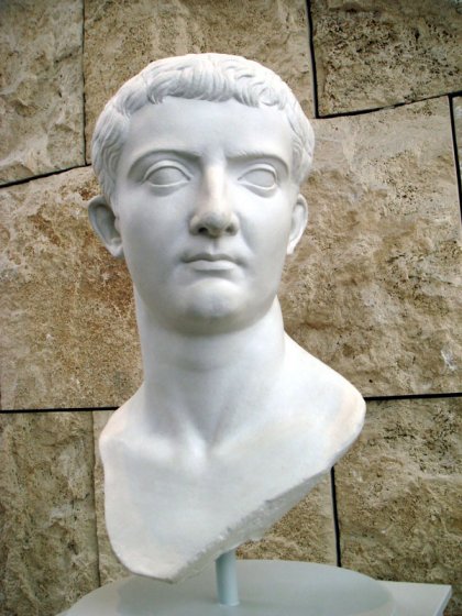 Busto del emperador Tiberio de Roma